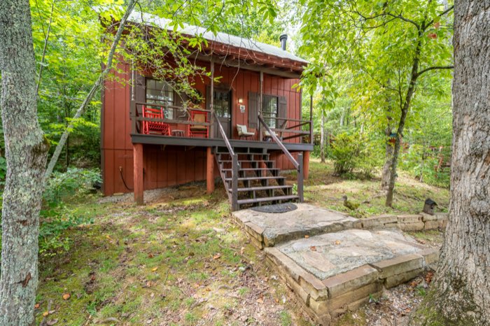 Trailside Retreat exterior at Misty Mountain