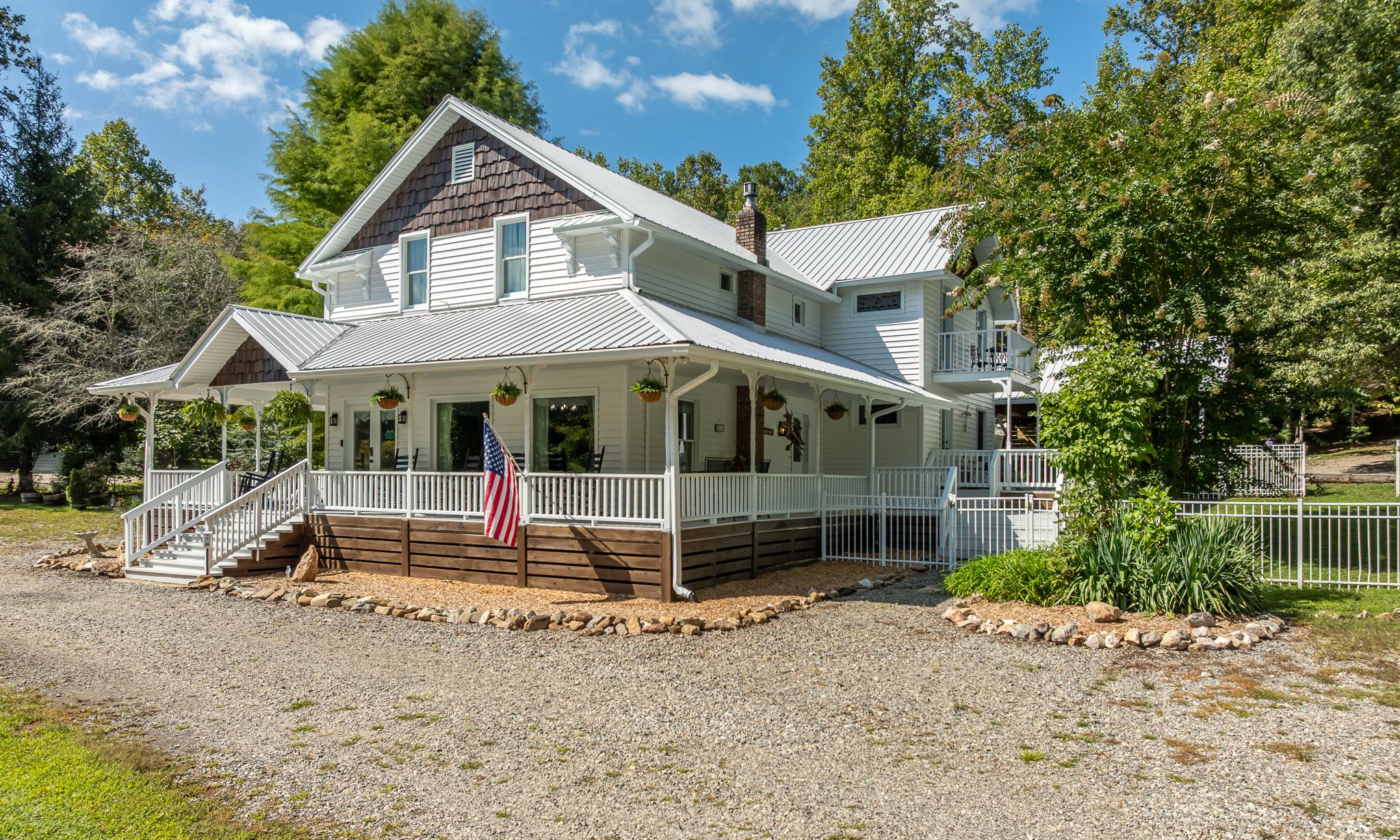 Trackrock Hollow Lodge at Misty Mountain, a North Georgia lodge with four private rooms
