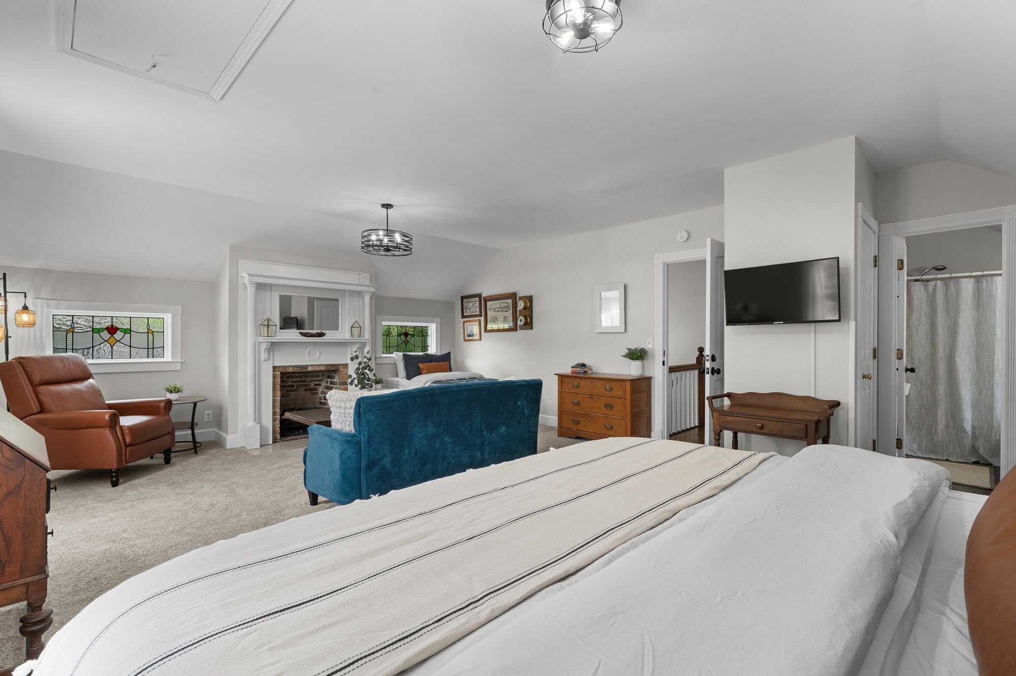 Another view of the Seafarer sitting area and twin bed
